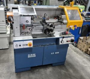 GDW draaibank type LZ 250