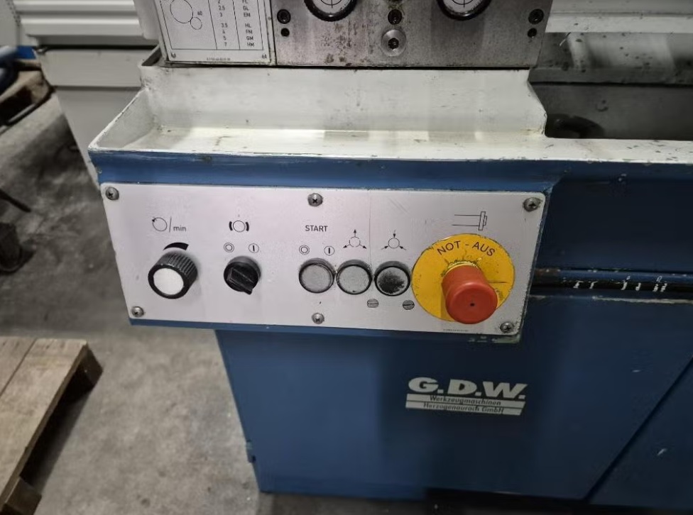 GDW draaibank type LZ 250